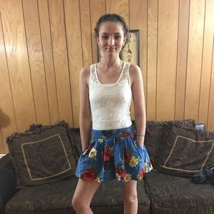 Hollister & Color Story Outfit